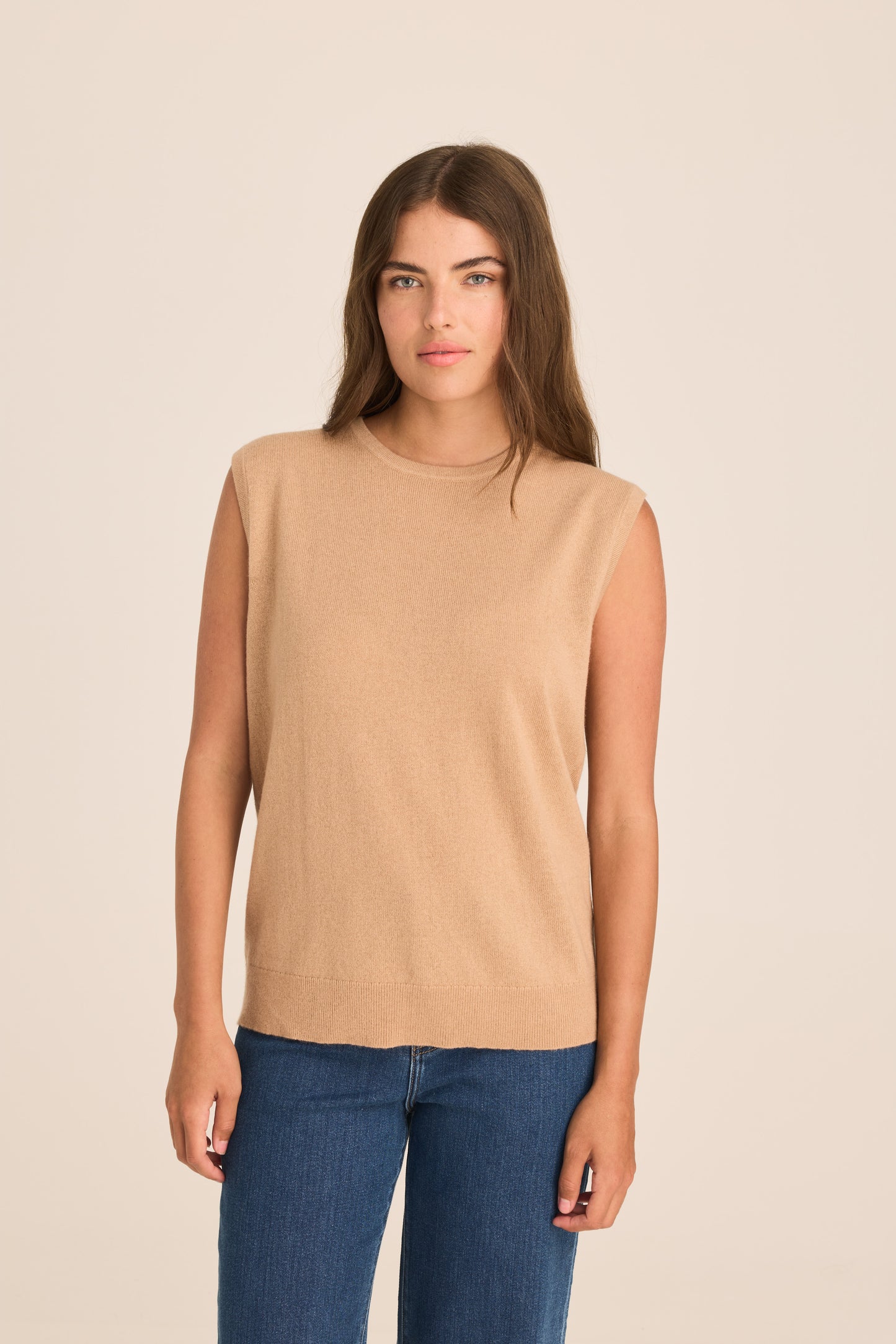 The Classic Vest - Hazelnut