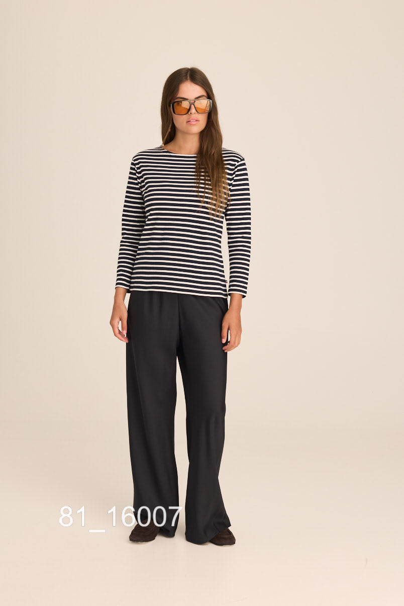 Breton Boat Neck Top- Navy Base White Stripe