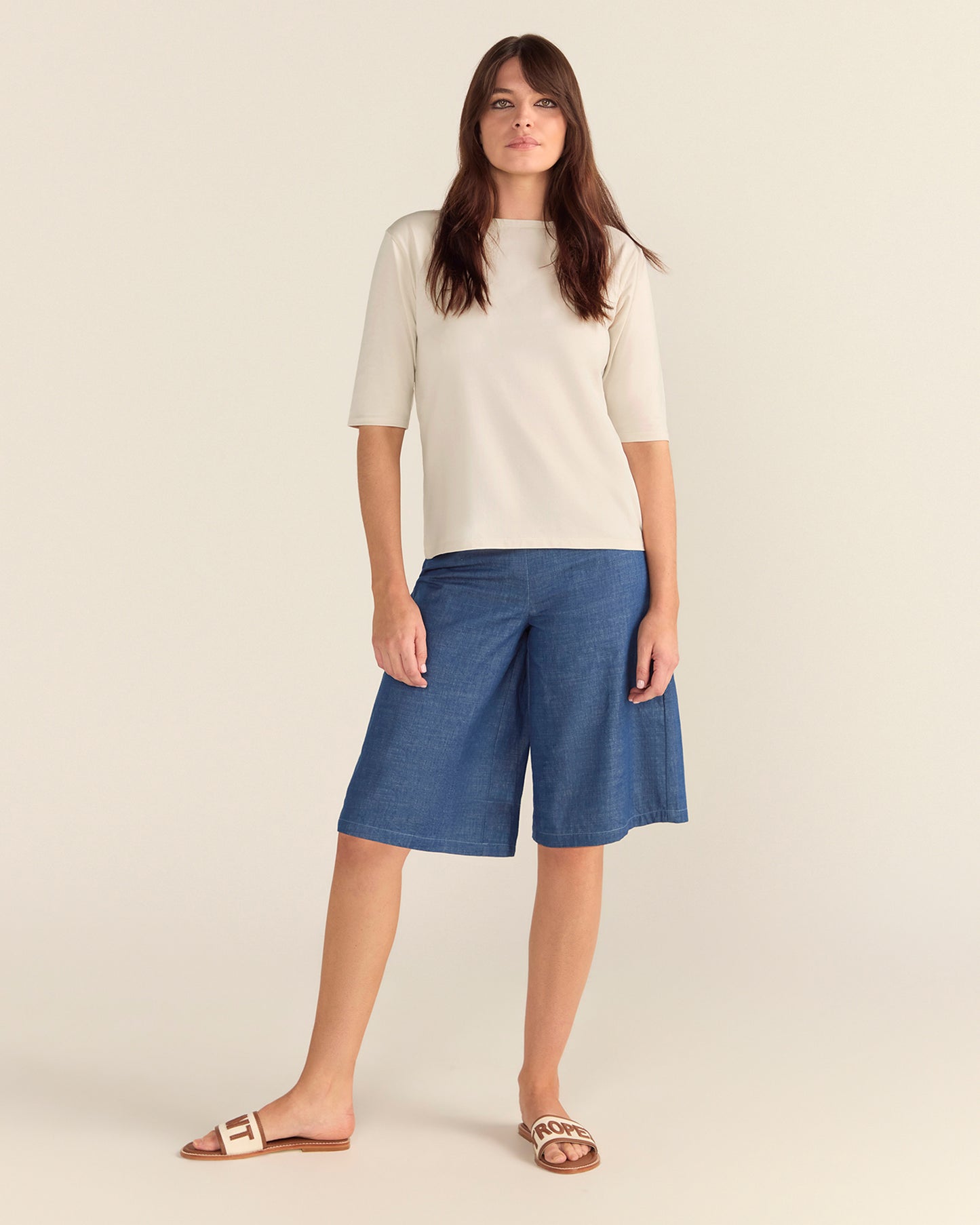 The Birkin Basic Écru Tee - Boat Neck