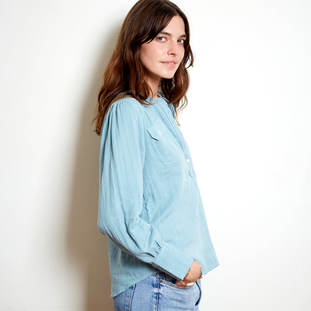 
                      
                        Amelie Blouse In Bleu
                      
                    