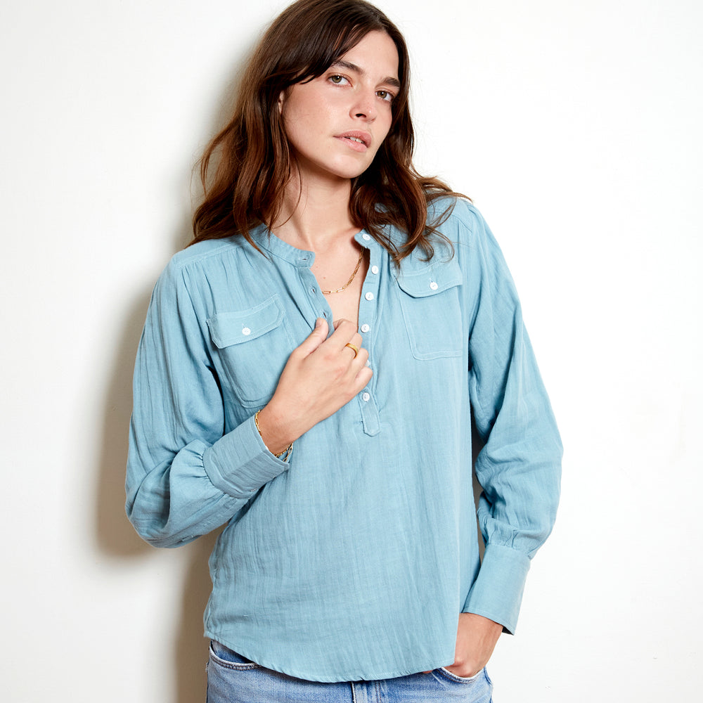 
                      
                        Amelie Blouse In Bleu
                      
                    